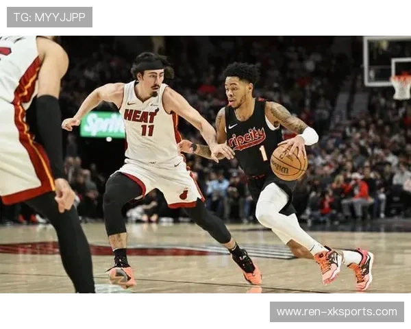 巴特勒单挑突破命中，热火在末节完成逆转